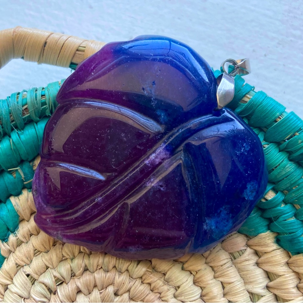 Multi-Color Quartz Carved Leaf Pendant with Stainless Bail - Picture 4 of 5